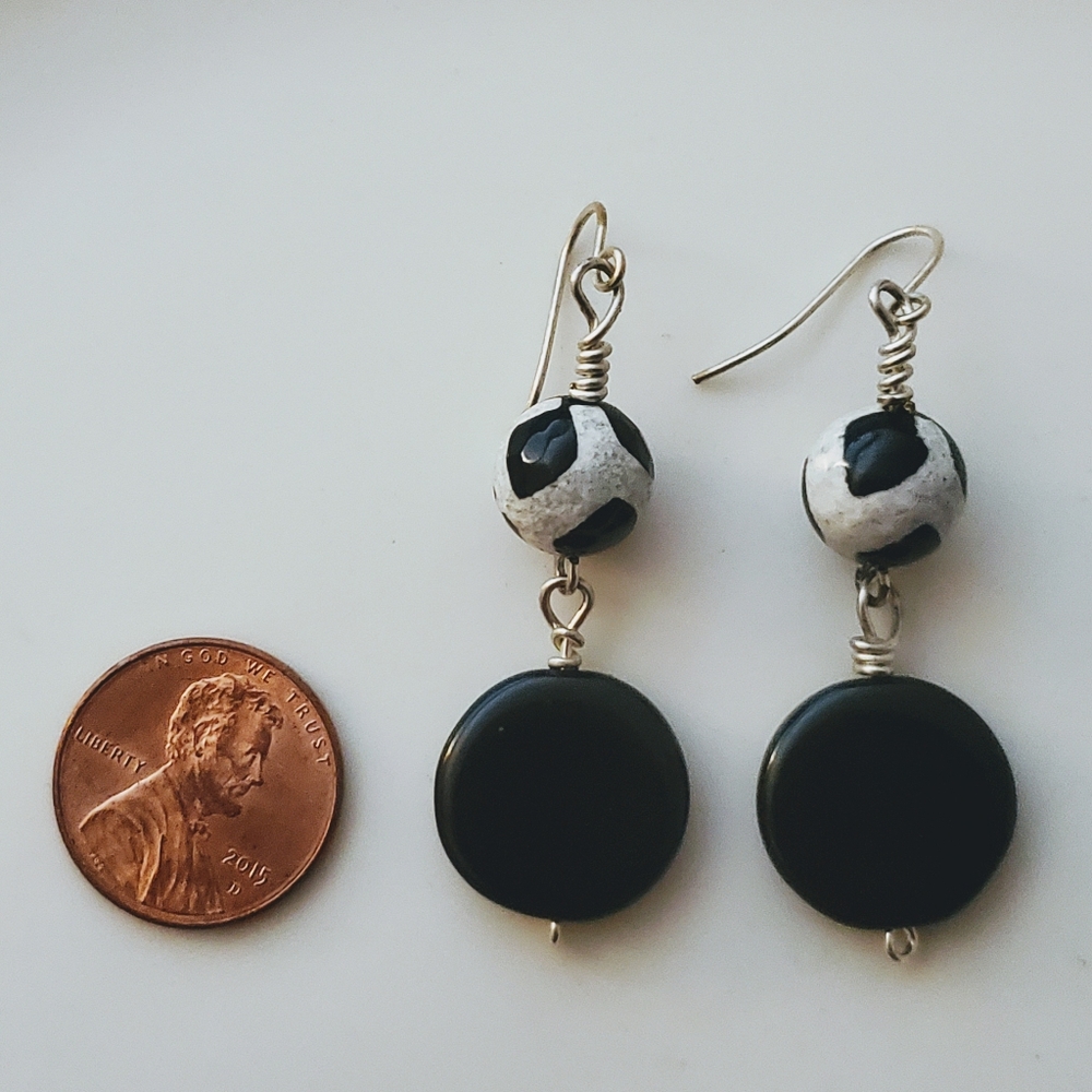 Elegant Tibetan Agate Dangle Earrings - Picture 3 of 3